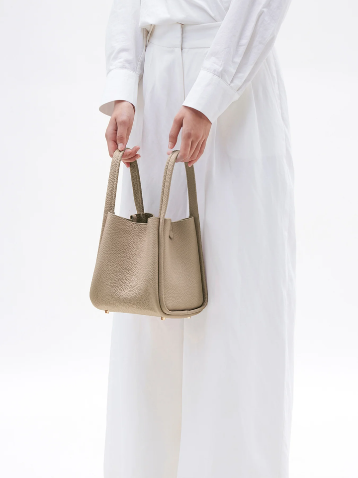 Sea Bag Sahara - Dettaglio borsa pelle vegana | Performa Milano